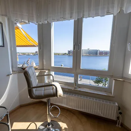 Gemuetliche Mit Meerblick Direkt Am Hafen Wilhelmshaven